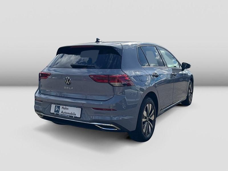 Gebraucht VW Golf VIII Move 131 PS (96 kW) 2024 Mondsteingrau Limousine