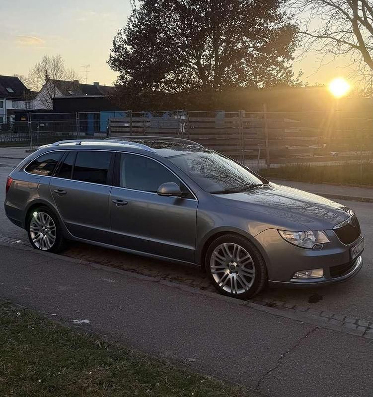 Gebraucht Skoda Superb Ambition 170 PS (125 kW) 2012 Kombi