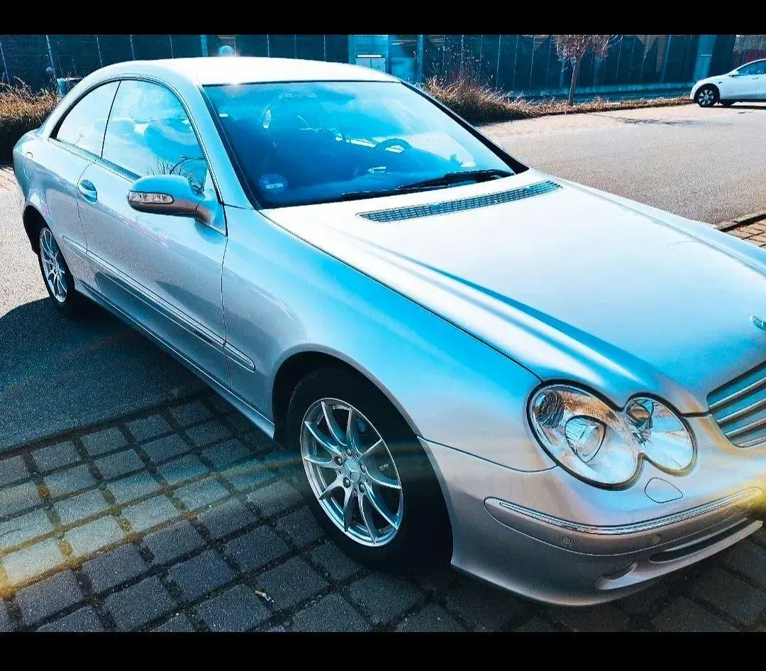 Gebraucht Mercedes CLK240 170 PS (125 kW) 2003 Silber Coupé