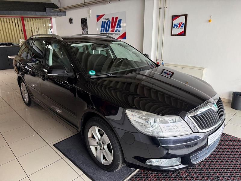 Gebraucht Skoda Octavia Elegance 105 PS (77 kW) 2012 Other Kombi