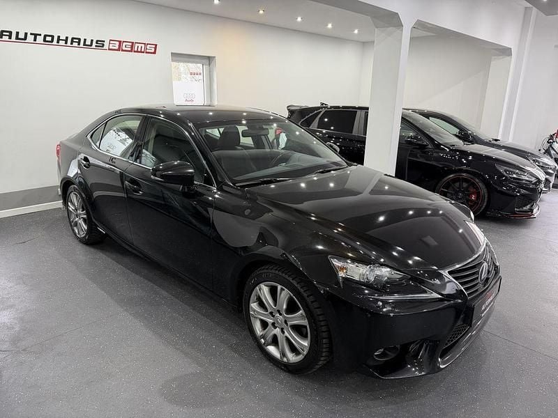 Gebraucht Lexus IS300 245 PS (180 kW) 2016 Starlight black Limousine