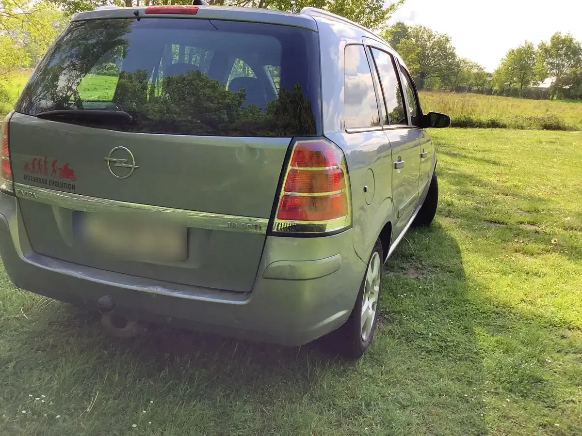 Gebraucht Opel Zafira 150 PS (110 kW) 2007 Silber Van / Kleinbus