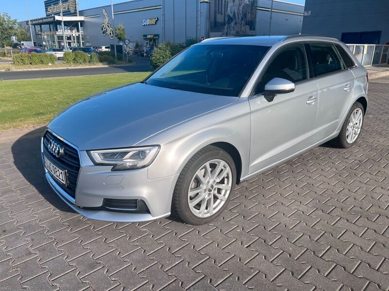 Gebraucht Audi A3 Sportback Design 116 PS (85 kW) 2017 Silber Kleinwagen