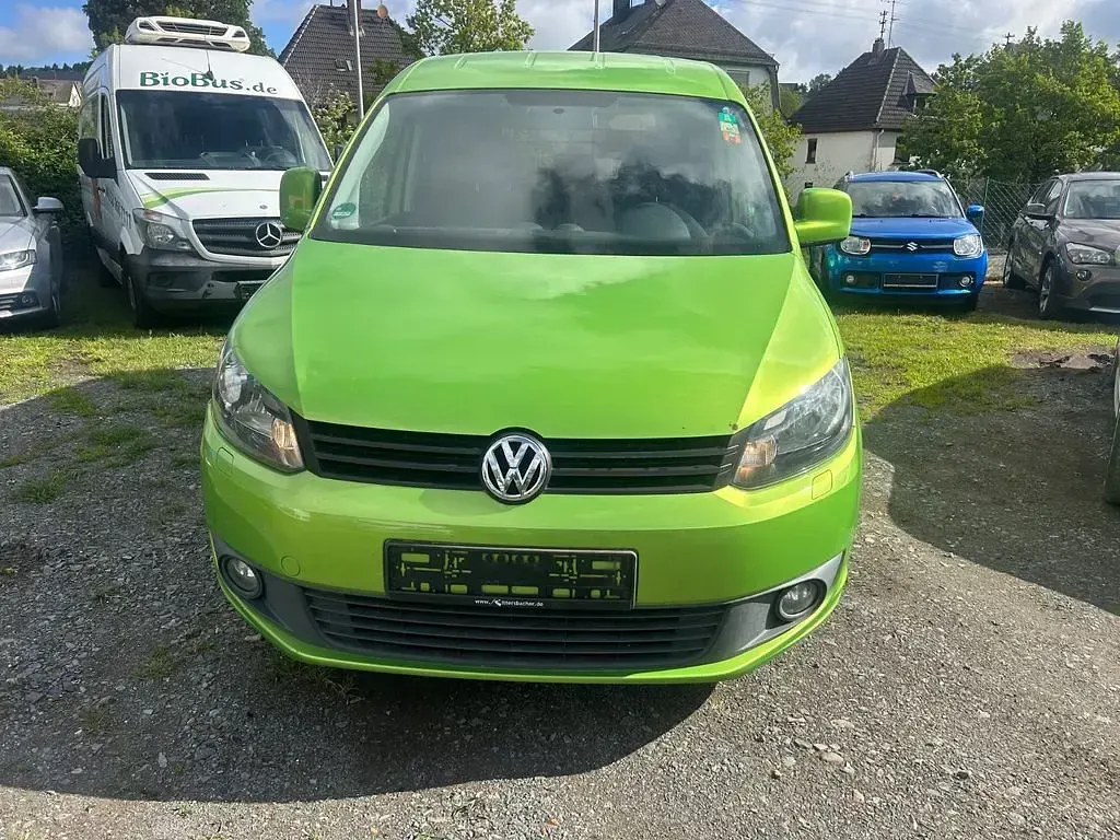 Gebraucht VW Caddy Trendline 102 PS (75 kW) 2014 Grün Van / Kleinbus
