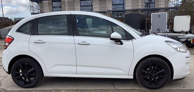 Gebraucht Citroën C3 SELECTION 82 PS (60 kW) 2015 Weiß Kleinwagen