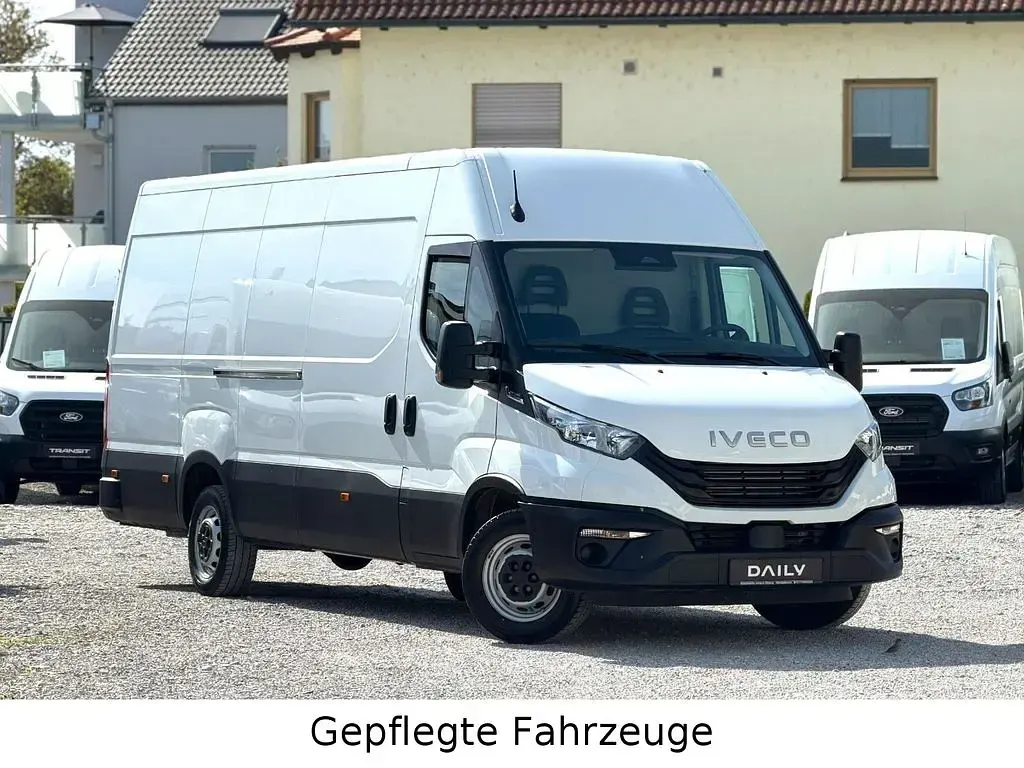 Gebraucht Iveco Daily 175 PS (128 kW) 2025 Weiß Van / Kleinbus