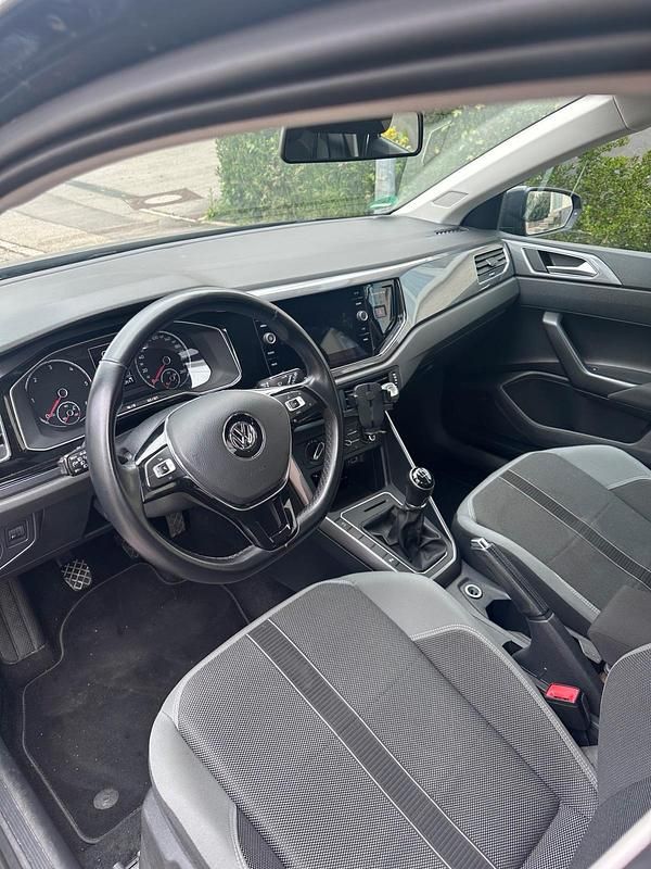 Gebraucht VW Polo 98 PS (72 kW) 2018 Grau Kleinwagen
