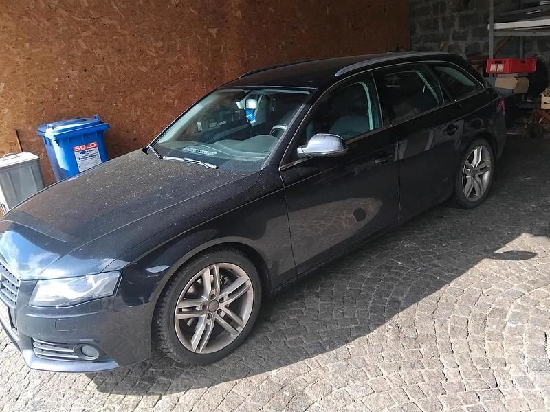 Gebraucht Audi A4 160 PS (117 kW) 2010 Schwarz Kombi