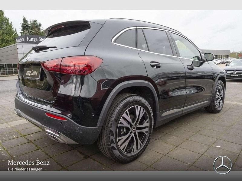 Gebraucht Mercedes GLA200 Progressive 150 PS (110 kW) 2025 Schwarz SUV