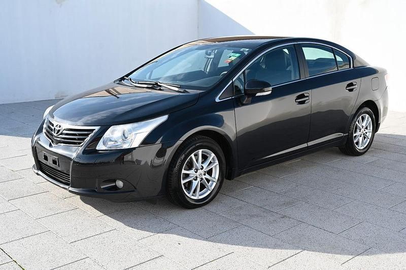 Schwarz Gebraucht 2011 Toyota Avensis Edition Limousine | 6.740 € (Fairer Preis) - Bild 1/4