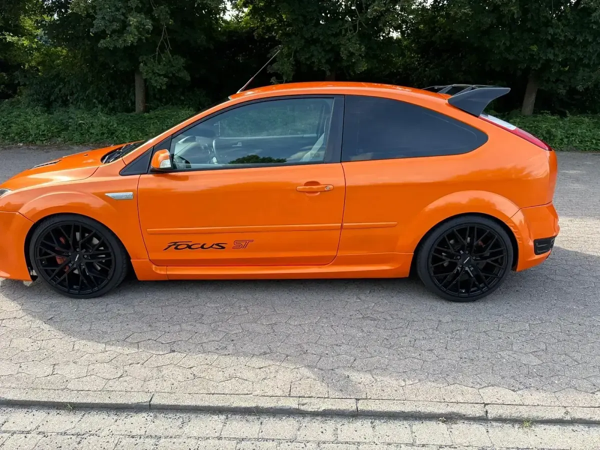 Gebraucht Ford Focus ST 226 PS (166 kW) 2005 Orange Limousine