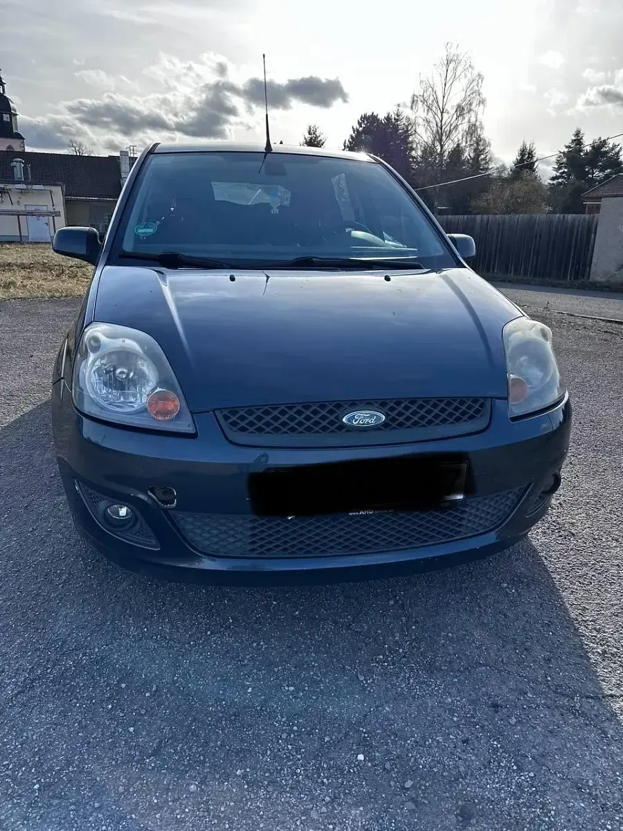 Gebraucht Ford Fiesta 85 PS (62 kW) 2007 Silber Kleinwagen