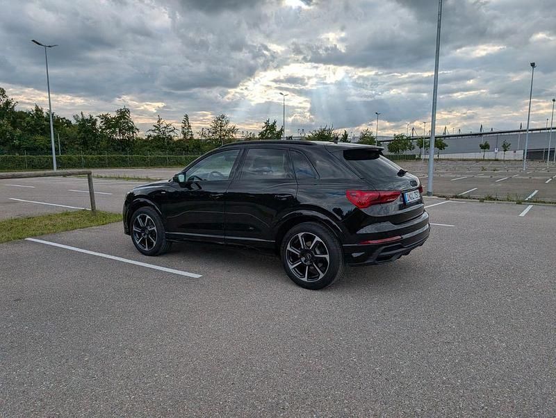 Gebraucht Audi Q3 S-Line 150 PS (110 kW) 2024 Schwarz SUV