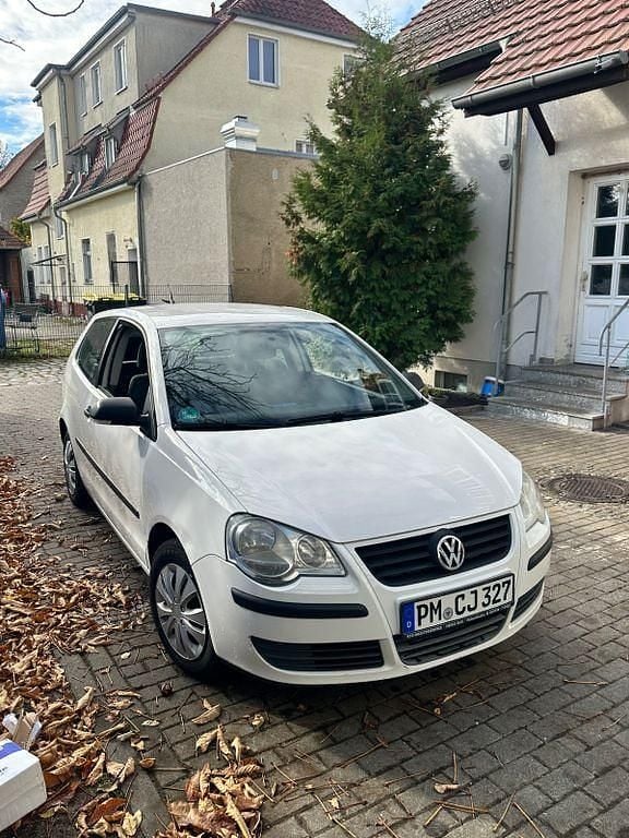Weiß Gebraucht 2009 VW Polo Comfortline Limousine | 1.900 € (Fairer Preis) - Bild 1/4
