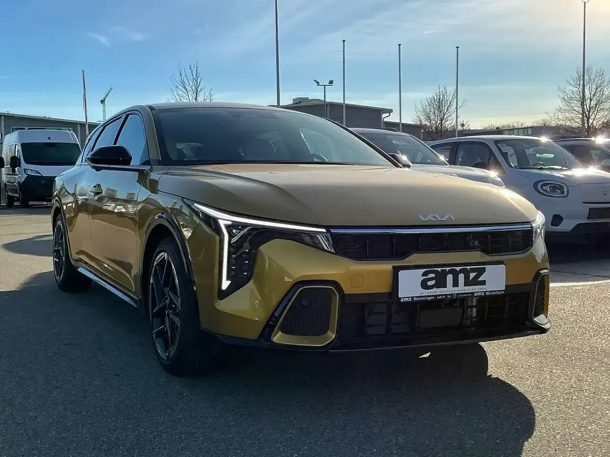 Neu Kia K4 Vision 116 PS (85 kW) 2025 Sparkling gelb metallic Limousine