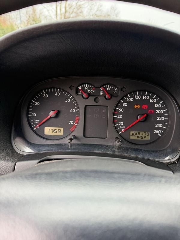 Gebraucht VW Golf III Basis 101 PS (74 kW) 1998 Grau Limousine