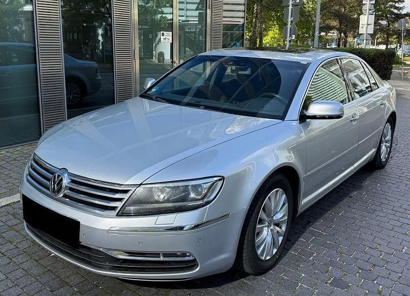 Silber Gebraucht 2012 VW Phaeton Limousine | 11.999 € (Guter Preis) - Bild 1/4