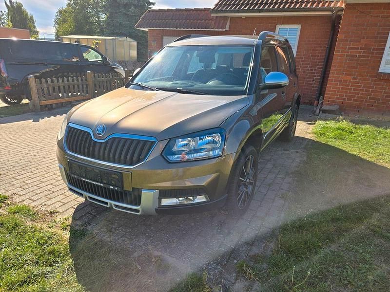Braun Gebraucht 2014 Skoda Yeti SUV | 8.790 € (Fairer Preis) - Bild 1/4