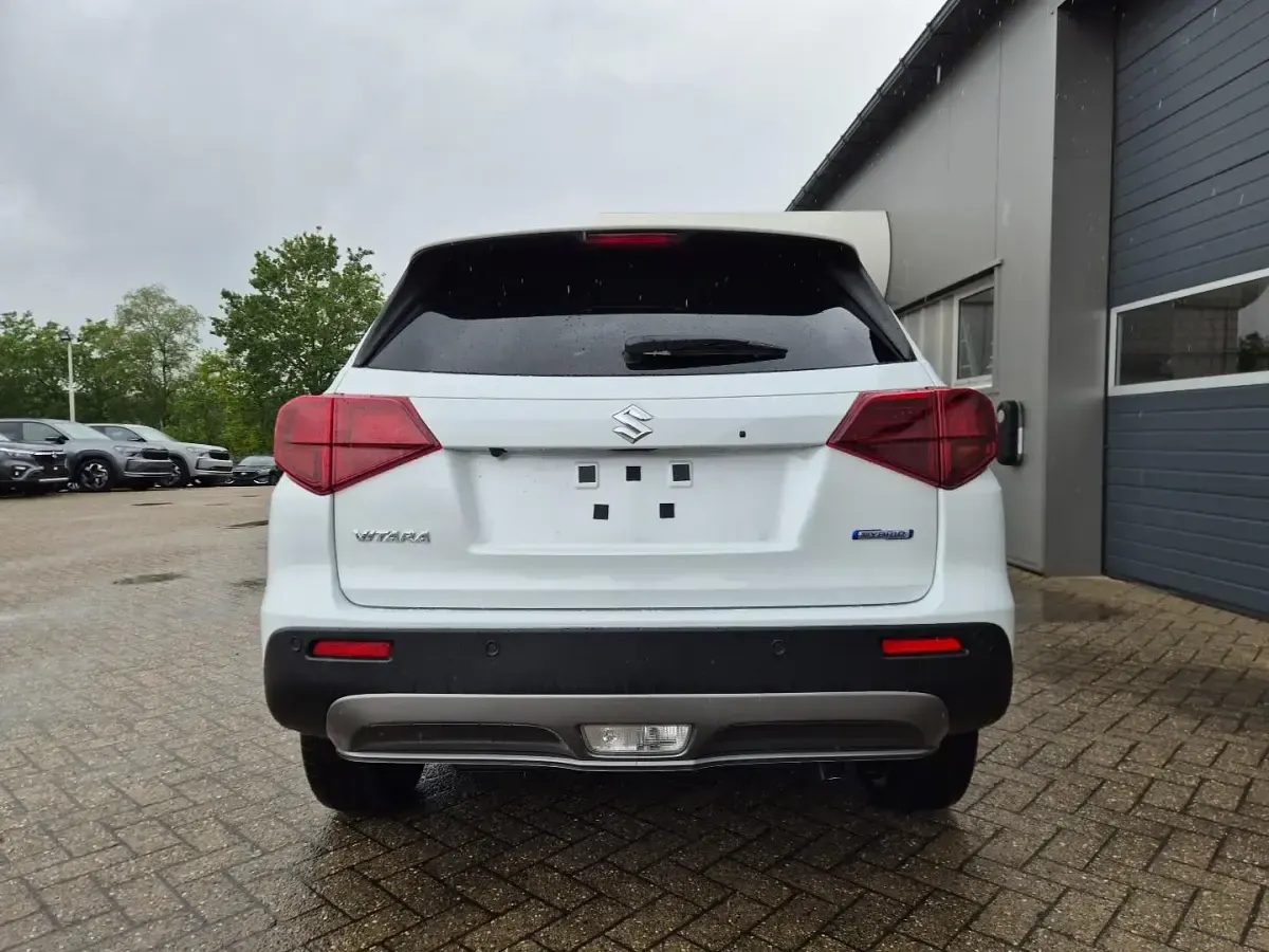 Neu Suzuki Vitara Comfort+ 110 PS (80 kW) 2026 Savannah ivory metallic SUV