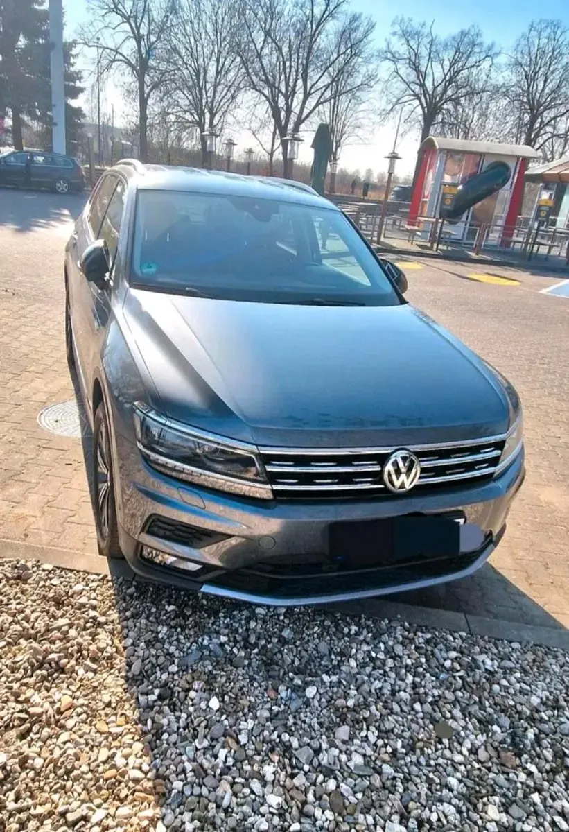 Gebraucht VW Tiguan Allspace 150 PS (110 kW) 2019 Grau SUV