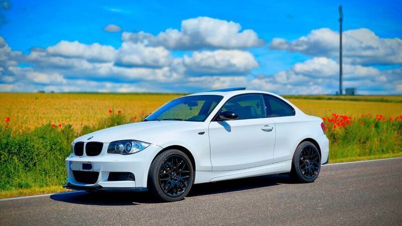 Weiß Gebraucht 2008 BMW 123 Sport Line Kleinwagen | 8.999 € (Teuer) - Bild 1/4