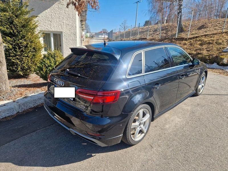 Gebraucht Audi A3 Sport 150 PS (110 kW) 2018 Schwarz Limousine
