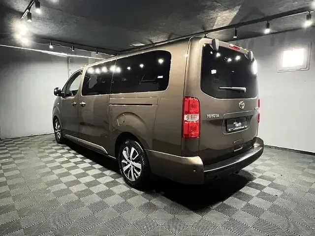 Gebraucht Toyota Proace 155 PS (114 kW) 2020 Braun Van / Kleinbus