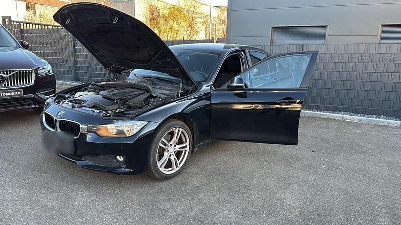 Gebraucht BMW 316 116 PS (85 kW) 2014 Schwarz Limousine