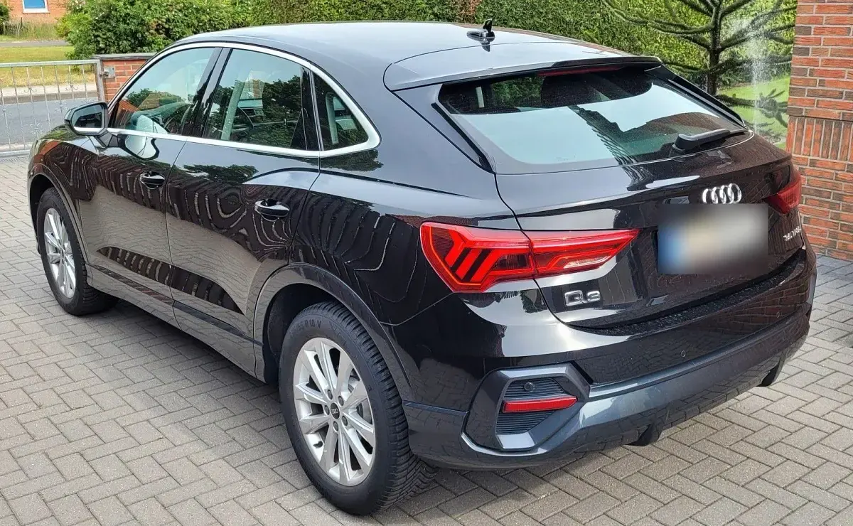 Gebraucht Audi Q3 Sportback Design 150 PS (110 kW) 2020 Schwarz SUV