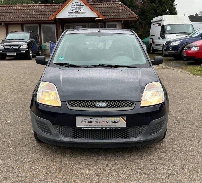 Gebraucht Ford Fiesta Ambiente 60 PS (44 kW) 2007 Blau Kleinwagen