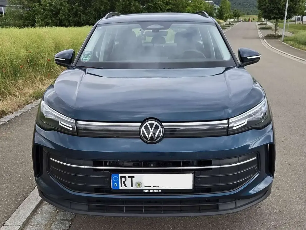 Gebraucht VW Tiguan IQ Drive 150 PS (110 kW) 2024 Blau SUV