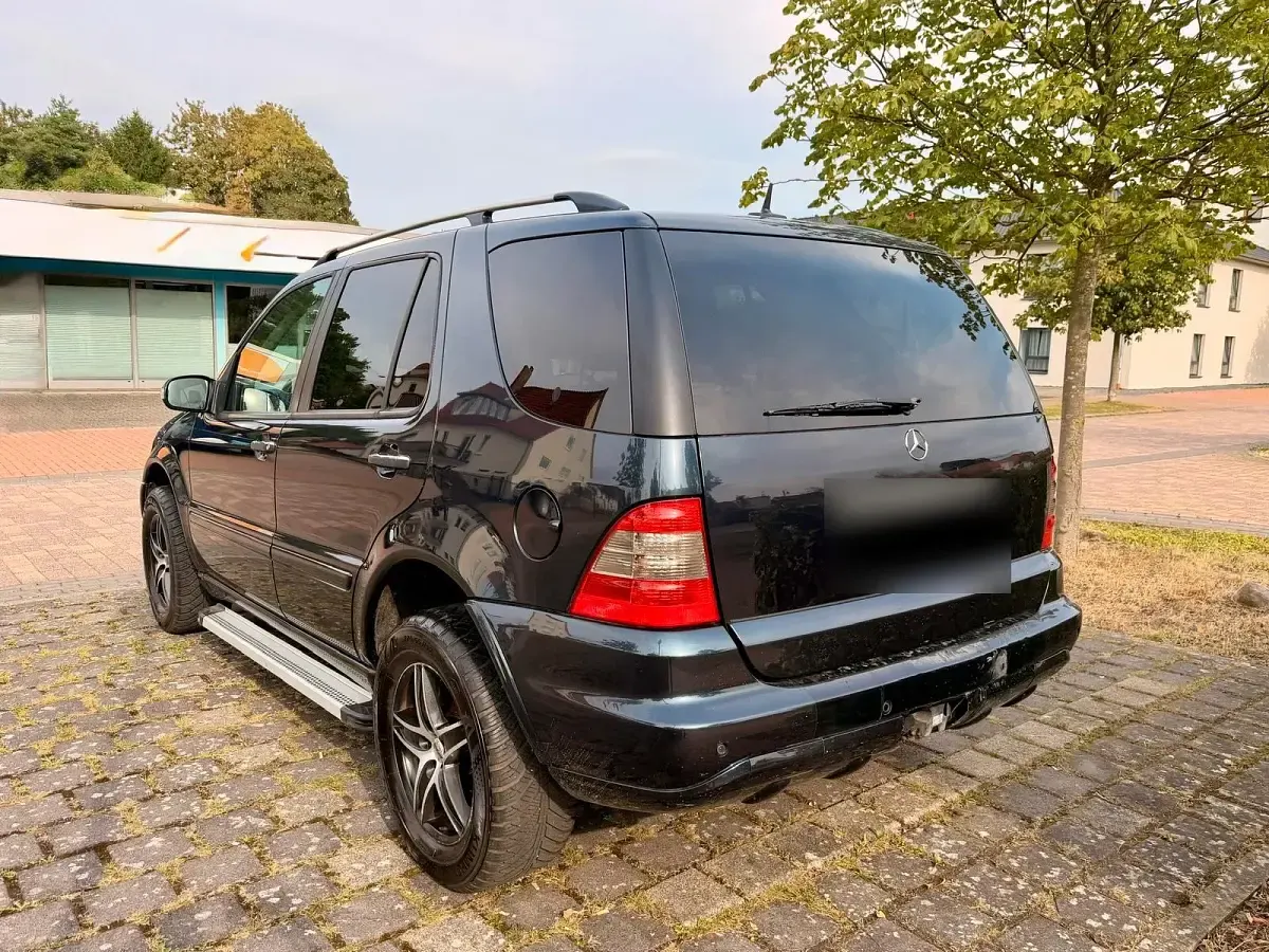 Gebraucht Mercedes ML270 Edition 163 PS (119 kW) 2004 Schwarz SUV