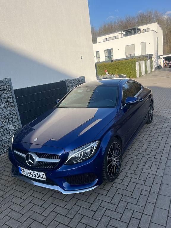 Gebraucht Mercedes C250 AMG line 211 PS (155 kW) 2016 Blau Coupé