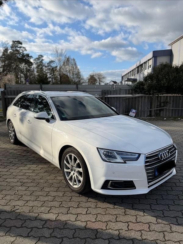 Gebraucht Audi A4 Ambiente 150 PS (110 kW) 2018 Weiß Kombi