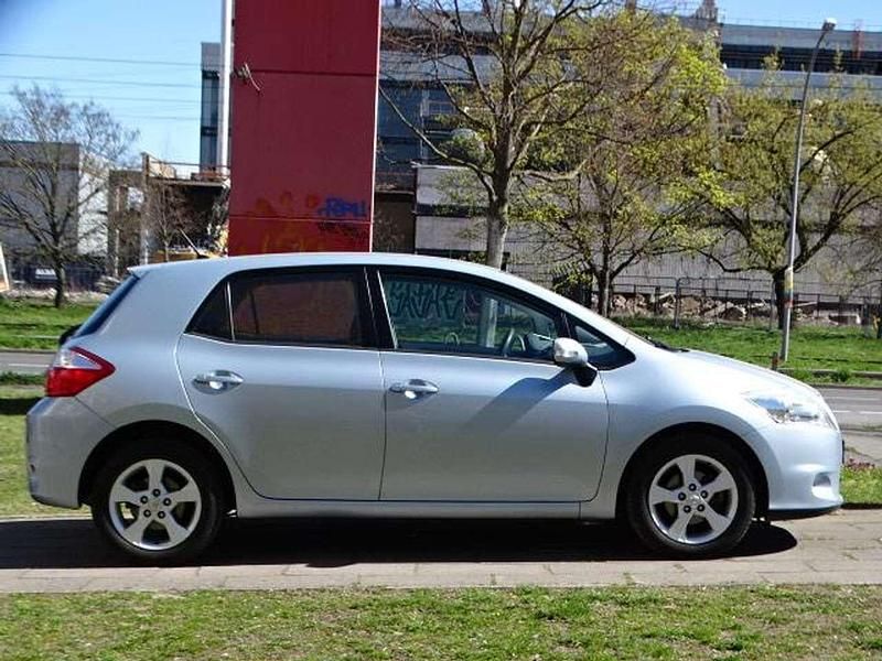 Gebraucht Toyota Auris Luna 132 PS (97 kW) 2012 Kristall blau (8s1) Limousine