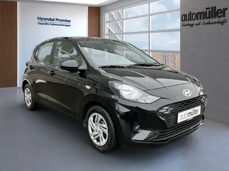 Gebraucht Hyundai i10 Select 63 PS (46 kW) 2024 Schwarz Kleinwagen