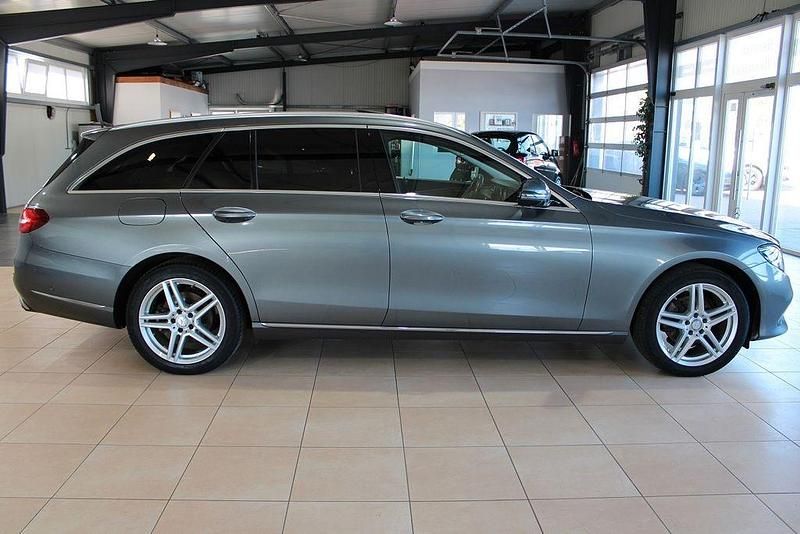 Second-hand Mercedes E220 Avantgarde 194 CP (142 kW) 2018 Gri Break