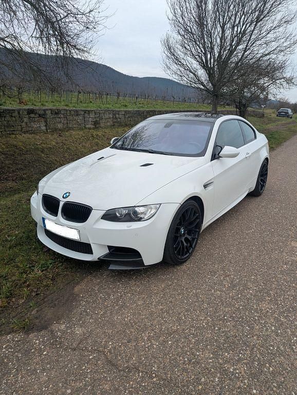 Weiß Gebraucht 2008 BMW M3 Performance Coupé | 34.900 € (Fairer Preis) - Bild 1/4