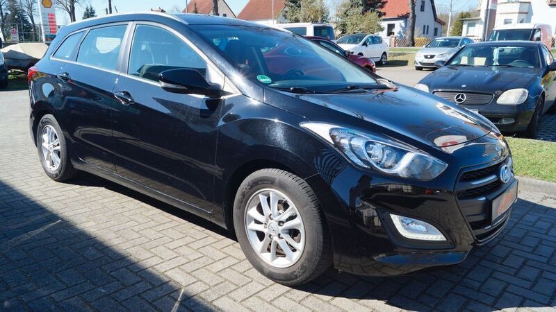 Schwarz Gebraucht 2016 Hyundai i30 Style Kombi | 9.700 € (Fairer Preis) - Bild 1/4