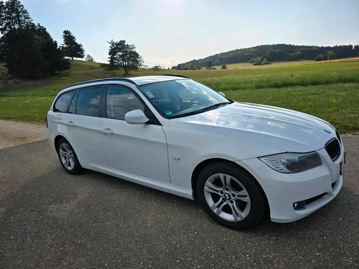 Gebraucht BMW 318 143 PS (105 kW) 2012 Weiß Kombi