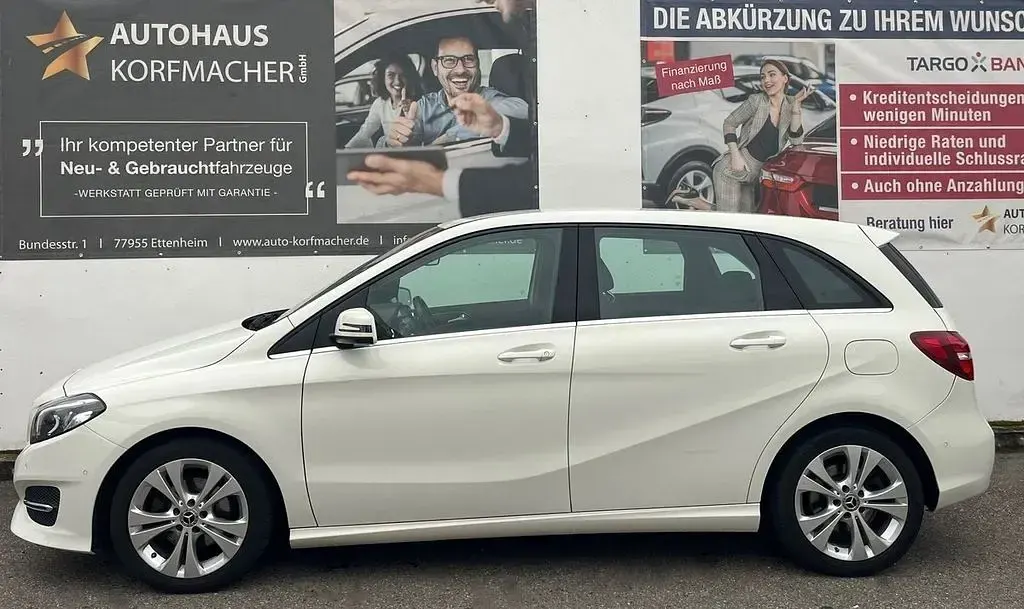 Gebraucht Mercedes B220 Edition 184 PS (135 kW) 2018 Calcitweiss  unilack Van / Kleinbus