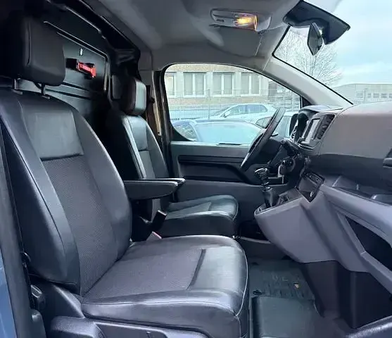 Usado Citroën Jumpy 102 HP (75 kW) 2020 Cinzento Monovolume