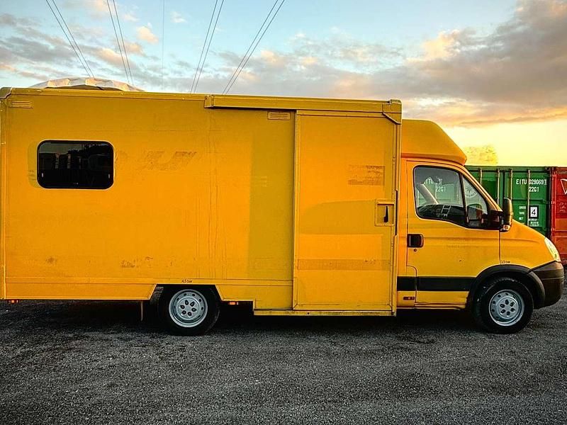 Gebraucht Iveco Daily 106 PS (77 kW) 2010 Gelb Van / Kleinbus