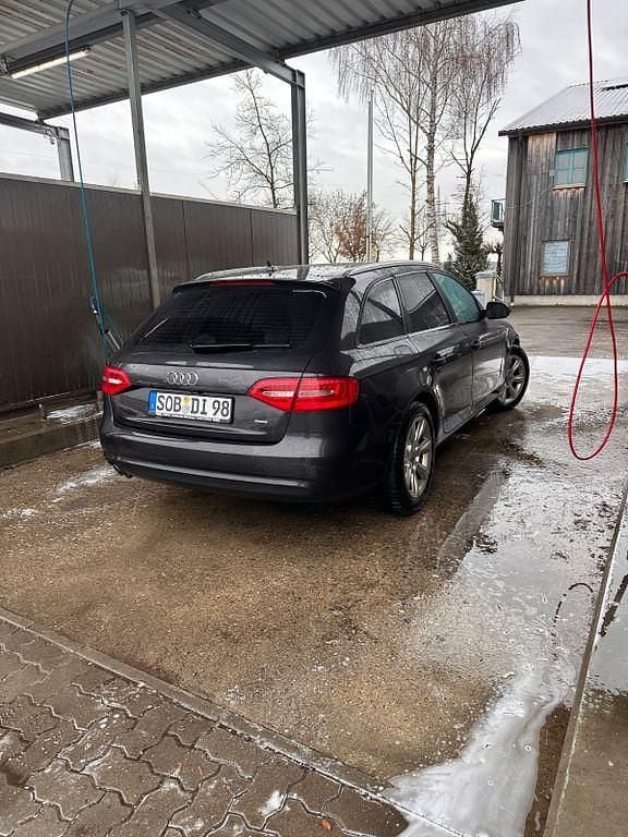 Gebraucht Audi A4 Ambition 177 PS (130 kW) 2014 Grau Kombi