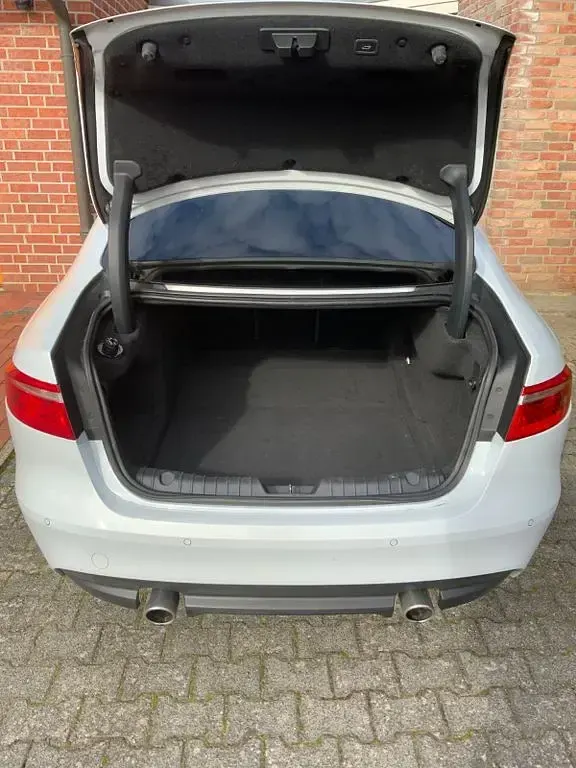 Gebraucht Jaguar XF R-Sport 300 PS (220 kW) 2017 Weiß Limousine