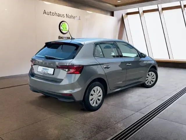 Neu Skoda Fabia Essence 95 PS (69 kW) 2026 Grau Kleinwagen