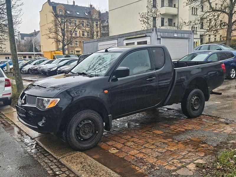 Schwarz Gebraucht 2007 Mitsubishi L200 Invite Abholung | 8.990 € (Guter Preis) - Bild 1/4