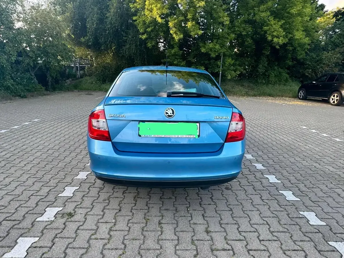 Gebraucht Skoda Rapid 122 PS (89 kW) 2015 Blau Kleinwagen