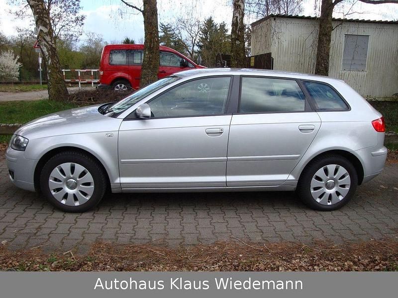 Używany Audi A3 Attraction 125 KM (91 kW) 2008 Srebrny Hatchback