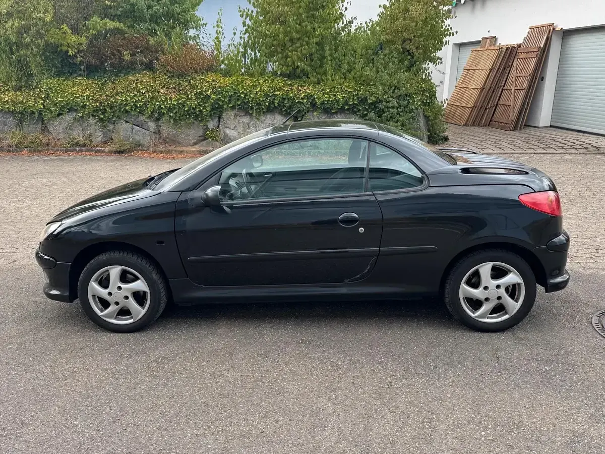 Gebraucht Peugeot 206 CC 110 PS (80 kW) 2006 Schwarz Cabrio